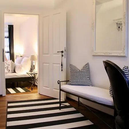 L'ostello Altstadthotel מלון 3*